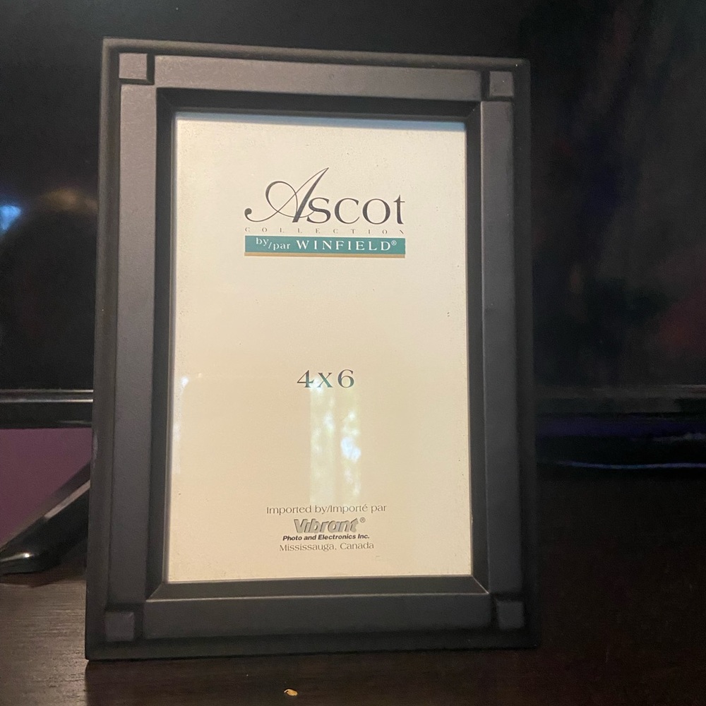 Black Wooden Photo-frame 4 X 6
